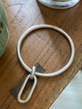 Charger l&#39;image dans la galerie, HELLA Jonc
